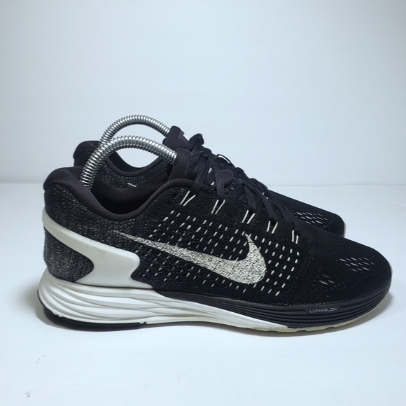 nike lunarlon running shoes